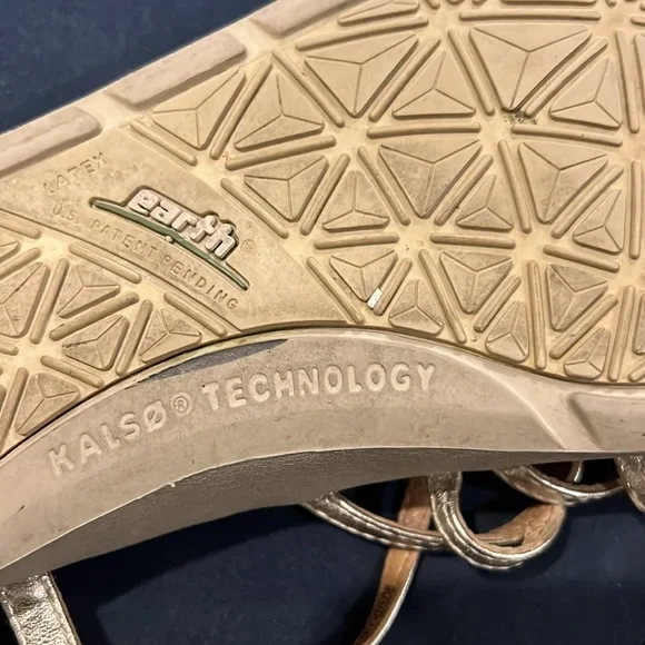 Earth Kalso 8.5 Sizzle Washed Gold Used Priced to sell no offers - Picture 4 of 5